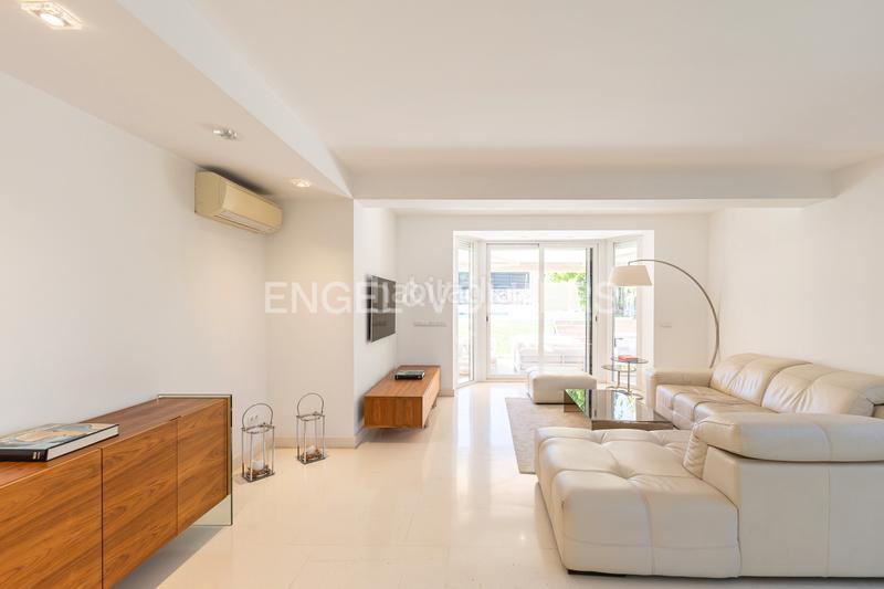 Foto 060c370f-1d23-4850-9e6f-6e35312c5de7. Miete haus mit heizung parking pool in Canillejas Madrid