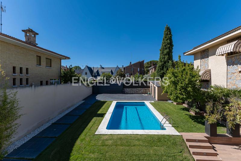 Foto 8aa666ce-087a-414d-baee-bebe9779c6d1. Miete haus mit heizung parking pool in Canillejas Madrid