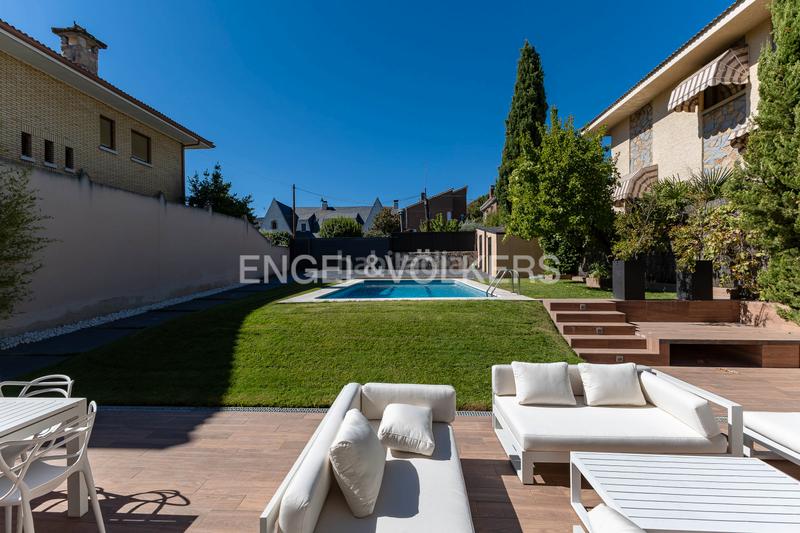 Foto e0c04918-22b1-4bde-94e9-950e55a704f8. Miete haus mit heizung parking pool in Canillejas Madrid