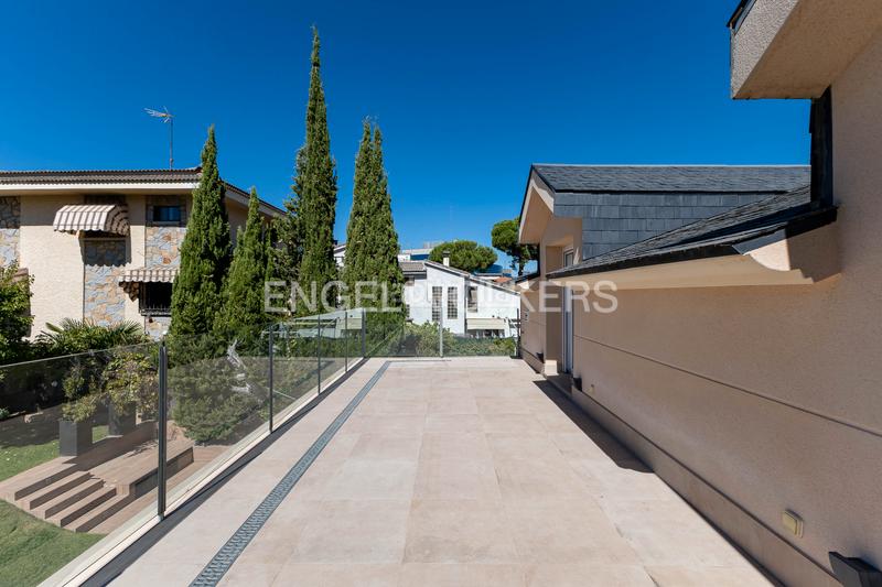 Foto 2368e609-a380-4cef-8557-0bdc807efdc3. Rent house with heating parking pool in Canillejas Madrid