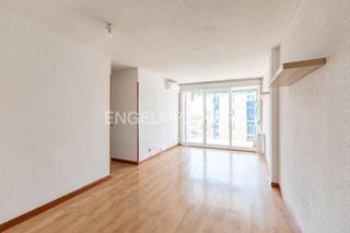 Appartement à Valderas-Los Castillos. Piso luminoso y bien ubicado en alcorcón