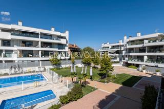 Apartamento en Valdepastores-Las Encinas. Exclusivo piso de diseño de 4 habitaciones en los fresnos