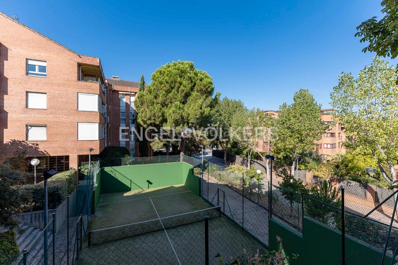 Foto e82bb3b5-d84d-45e3-9165-90bcb0be3dd8. Lloguer dúplex amb calefacció aparcament piscina a Pozuelo de Alarcón