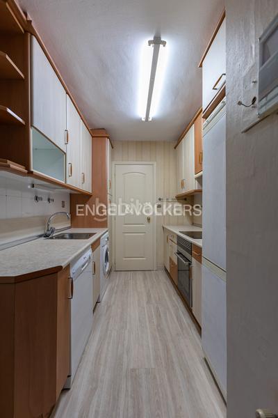 Foto f7f6b6ea-b0b1-45d7-a26c-eeceefeaf0ea. Miete zweistöckige wohnung mit heizung parking pool in Pozuelo de Alarcón