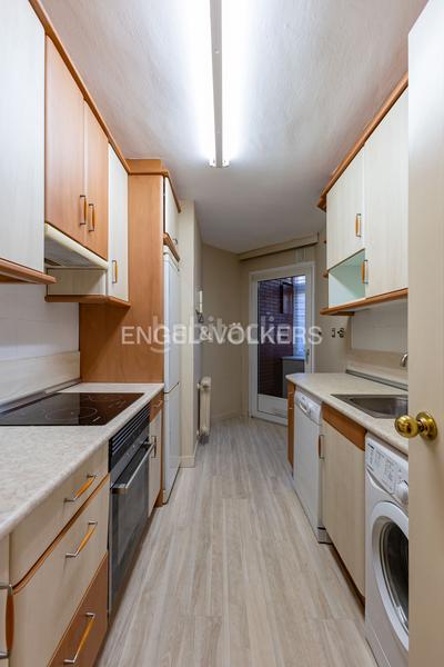 Foto f96a21ee-5c0f-478f-acbe-852c45fcef51. Rent duplex with heating parking pool in Avenida Europa Pozuelo de Alarcón