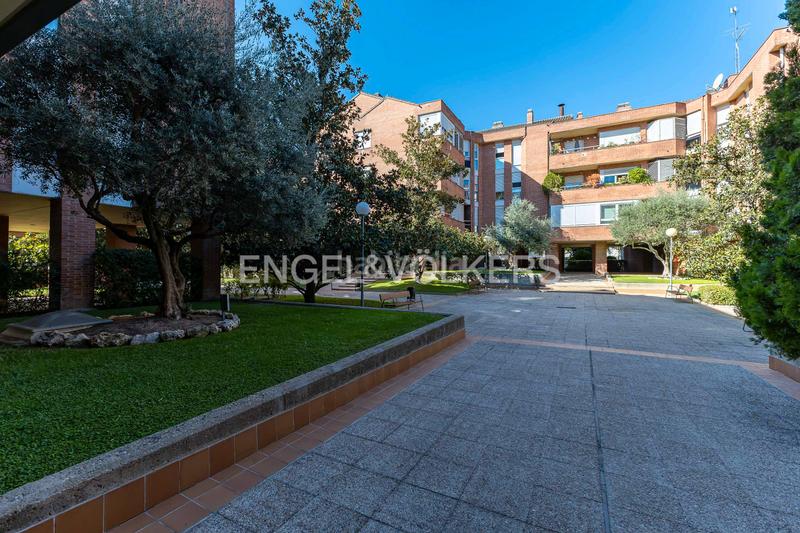 Foto fd1e4fc6-cba5-4bb3-abb7-4524b3420916. Rent duplex with heating parking pool in Avenida Europa Pozuelo de Alarcón