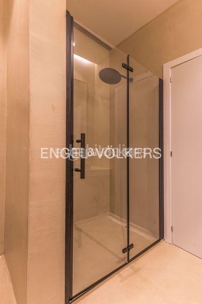 Foto 201916a6-7241-4da0-8a33-aa982c7a5210. Àtic amb calefacció a Ríos Rosas-Nuevos Ministerios Madrid