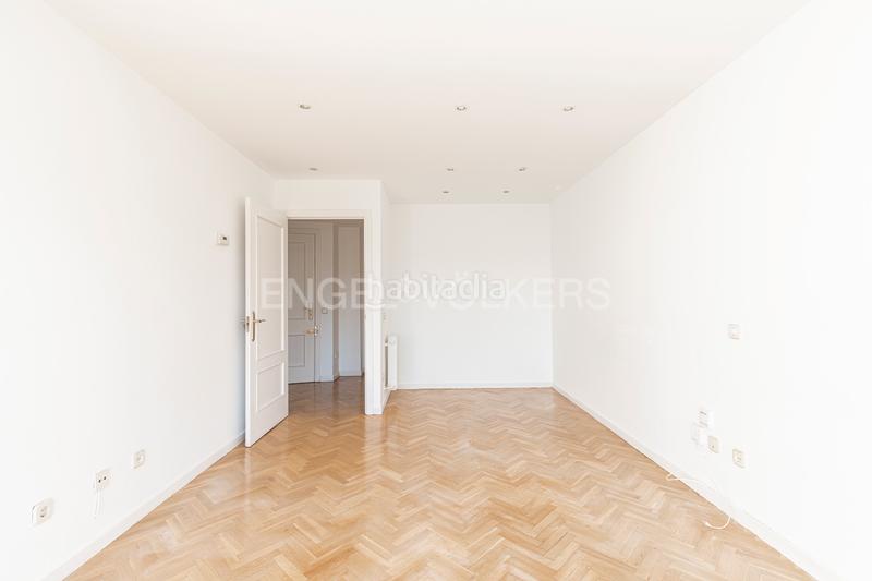 Foto bcee2c48-3aba-41dd-8713-03ec7a4cb4df. Apartamento exclusivo apartamento en avenida de europa en Pozuelo de Alarcón