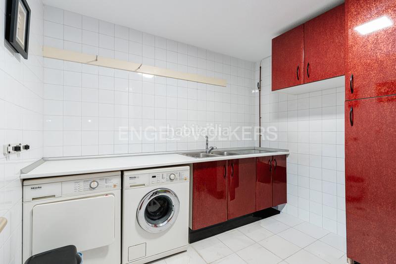 Foto e6b88ea4-1aa0-43eb-83dc-c53d7aa42e80. Casa a schiera con riscaldamento parcheggio piscina in Boadilla del Monte