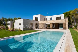 Haus in Valdepastores-Las Encinas. Diseño y lujo en urbanización las lomas de boadilla del monte