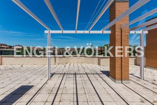 Location Attique  Avenida de valdemarin. Fantástico ático lleno de luz en el corazón de valdemarín en alq