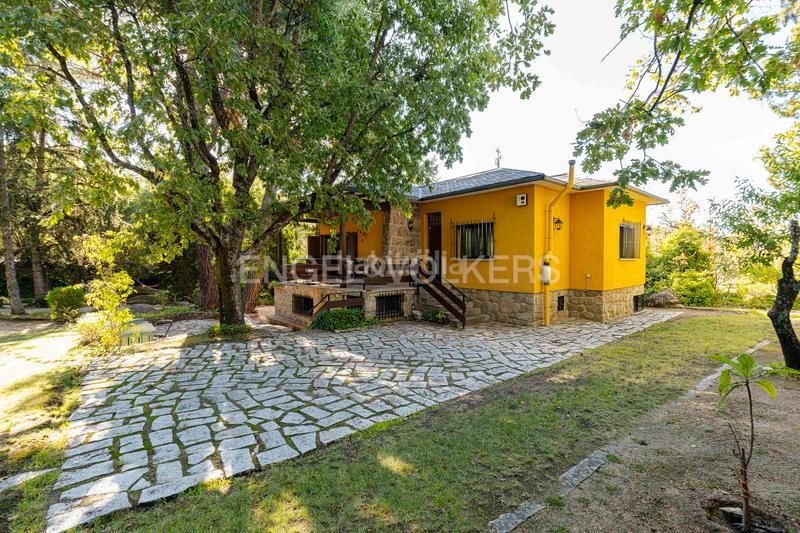 Foto 36a1c5a6-fbda-45fe-8fd0-568c5438f064. Casa con riscaldamento parcheggio in Centro-Manguilla Escorial (El)