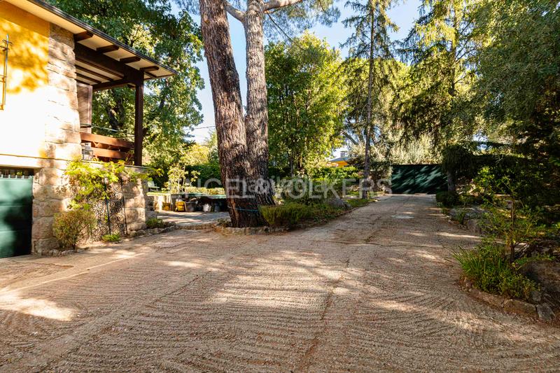 Foto 4f696c35-c7ea-4fa2-b1bf-b3707f01cb8f. Casa con riscaldamento parcheggio in Centro-Manguilla Escorial (El)
