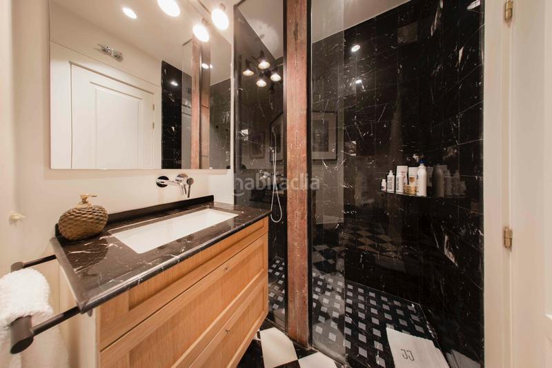 Foto 0fe499a2-5c9b-41da-8a7f-02b727ef1d78. Apartamento exclusiva vivienda señorial en finca representativa en Almagro en Madrid