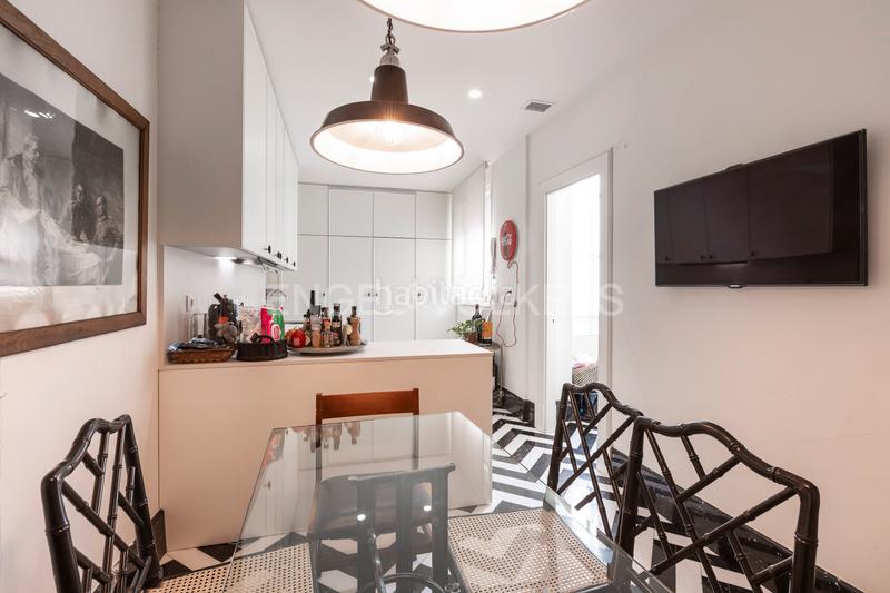 Foto 145b4a25-9488-459f-a7c4-abd676392171. Apartamento exclusiva vivienda señorial en finca representativa en Almagro en Madrid