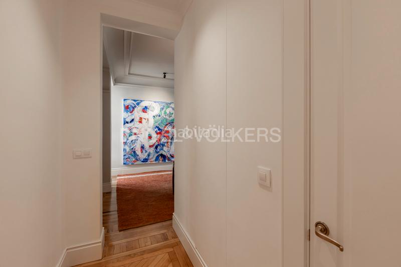 Foto 708a84af-0be7-41a6-ad68-a605938bcfd1. Apartamento exclusiva vivienda señorial en finca representativa en Almagro en Madrid