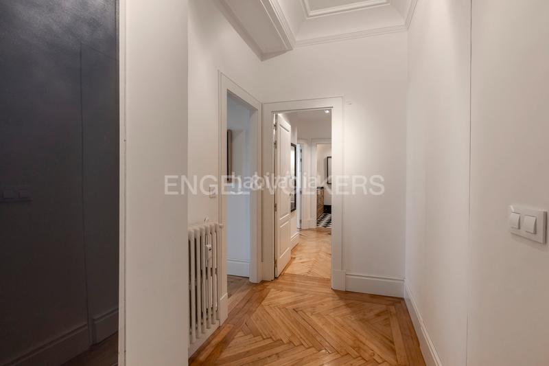 Foto 7c7eecbb-01bc-4b20-8c74-468010398c8f. Apartamento exclusiva vivienda señorial en finca representativa en Almagro en Madrid