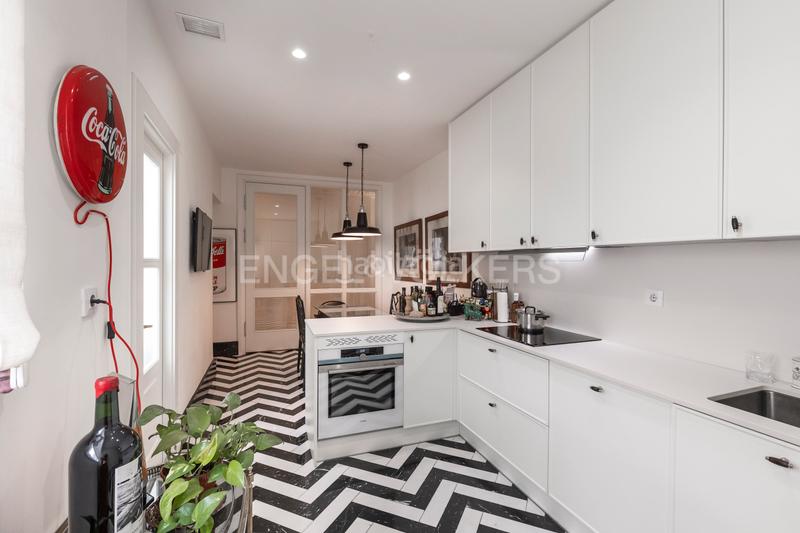 Foto 86ce7e7b-5cdb-4400-a24b-e839f843c350. Apartamento exclusiva vivienda señorial en finca representativa en Almagro en Madrid