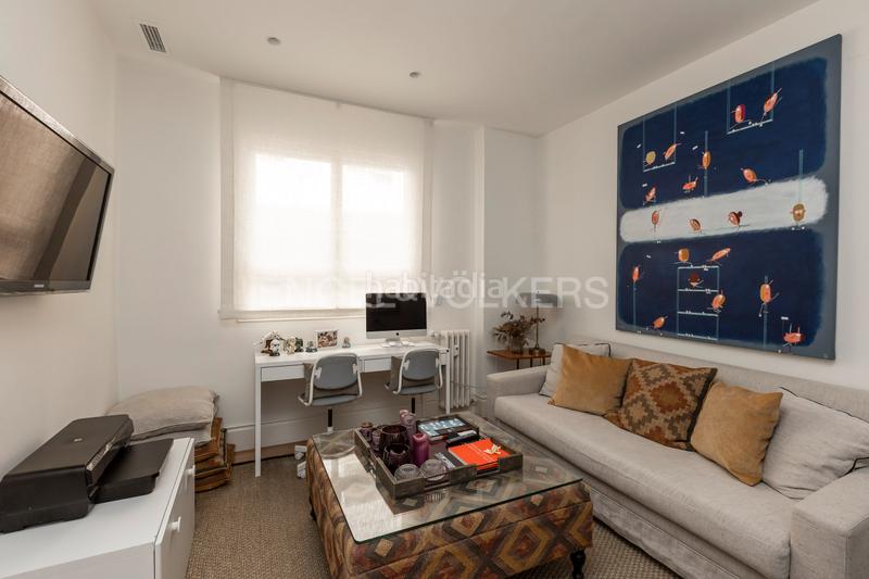 Foto 9c30045b-826f-4312-bb64-7979cb3d0180. Apartamento exclusiva vivienda señorial en finca representativa en Almagro en Madrid