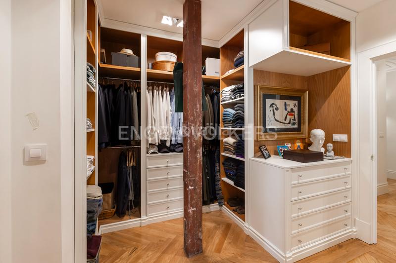 Foto b849f9c0-546d-4120-ae17-def4868aaec4. Apartamento exclusiva vivienda señorial en finca representativa en Almagro en Madrid
