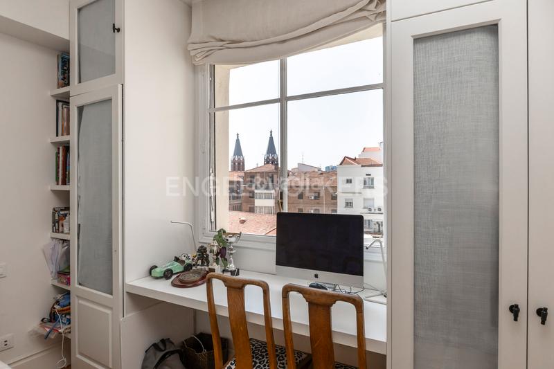 Foto c9c13381-8ae1-43af-aa0e-edeae1ded5b1. Apartamento exclusiva vivienda señorial en finca representativa en Almagro en Madrid