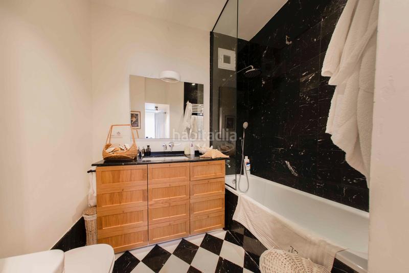 Foto ca6eff90-84f2-43de-bf7d-18c946d2edf8. Apartamento exclusiva vivienda señorial en finca representativa en Almagro en Madrid