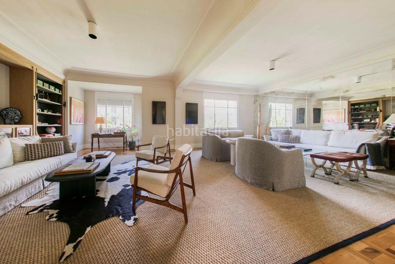 Foto d63d657e-c746-4052-814b-f767c82fea13. Apartamento exclusiva vivienda señorial en finca representativa en Almagro en Madrid