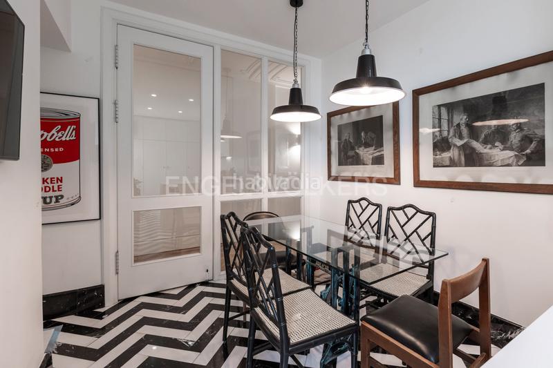 Foto db29d67a-48df-4780-8ecc-98a212dd3266. Apartamento exclusiva vivienda señorial en finca representativa en Almagro en Madrid