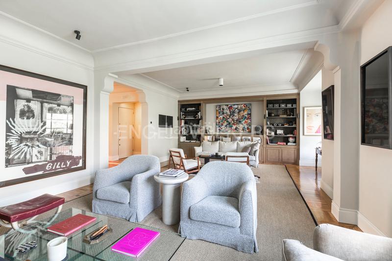 Foto f75c14f1-d8c4-4894-8698-8abe272e7e28. Apartamento exclusiva vivienda señorial en finca representativa en Almagro en Madrid