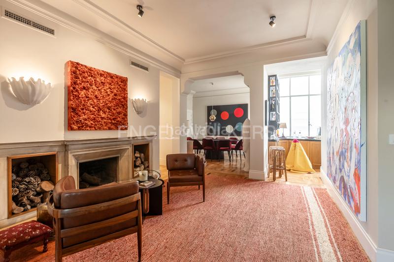 Foto facd3fe8-06b3-4b0b-9982-6d073e0e8200. Apartamento exclusiva vivienda señorial en finca representativa en Almagro en Madrid