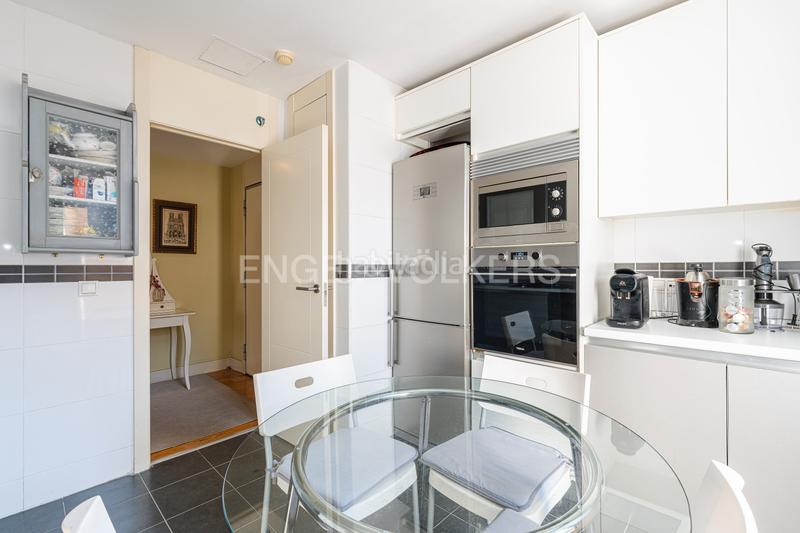 Foto 0a972dfb-41a4-4470-9404-bb0239977c2b. Attique avec chauffage parking piscine dans Viñas Viejas Boadilla del Monte