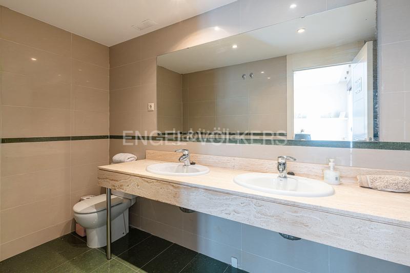 Foto 409fed7d-dbea-4a10-90e5-ffefcfc8332b. Attique avec chauffage parking piscine dans Viñas Viejas Boadilla del Monte