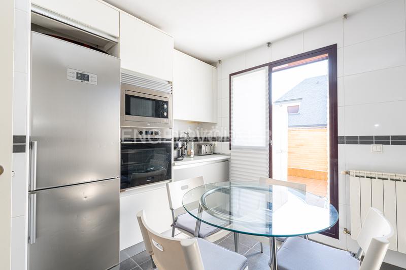 Foto 48f610fd-de26-43f4-91c9-2025eb29e230. Attique avec chauffage parking piscine dans Viñas Viejas Boadilla del Monte