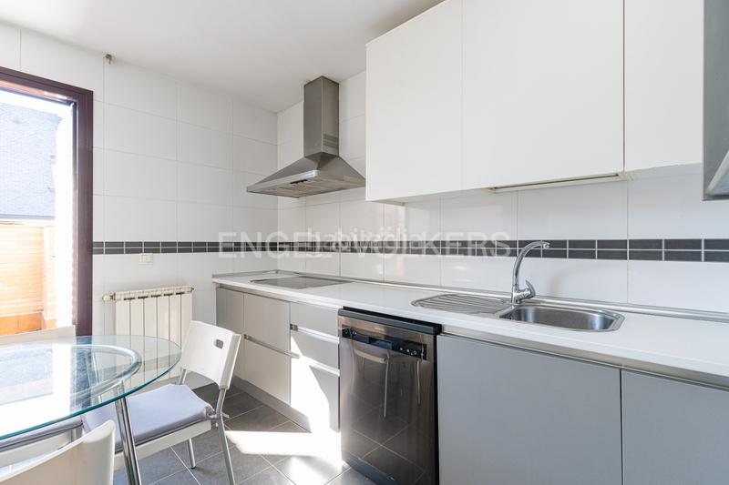 Foto 4d622422-e084-4f4a-94aa-8ef3b84d0170. Attique avec chauffage parking piscine dans Viñas Viejas Boadilla del Monte