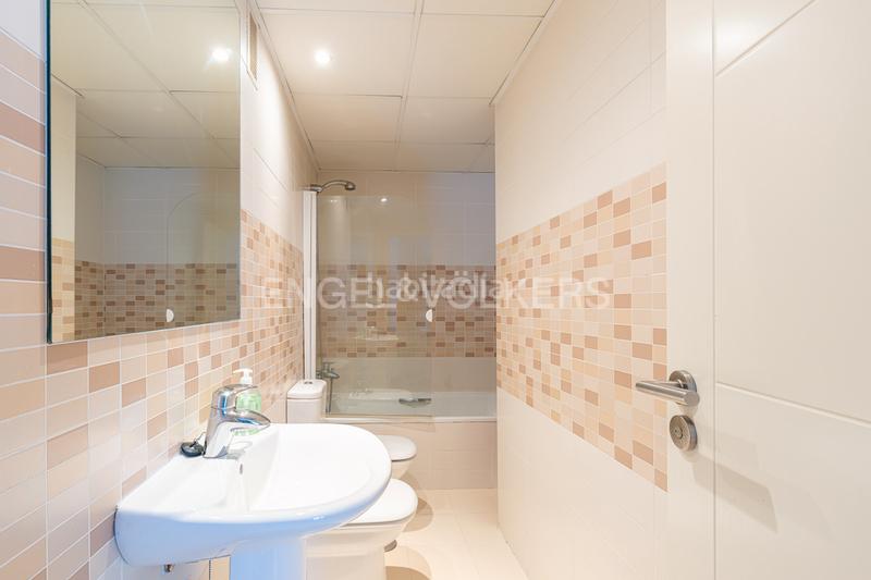 Foto 5ca91cb2-a090-4ce8-ae55-8cfae88186f1. Attique avec chauffage parking piscine dans Viñas Viejas Boadilla del Monte