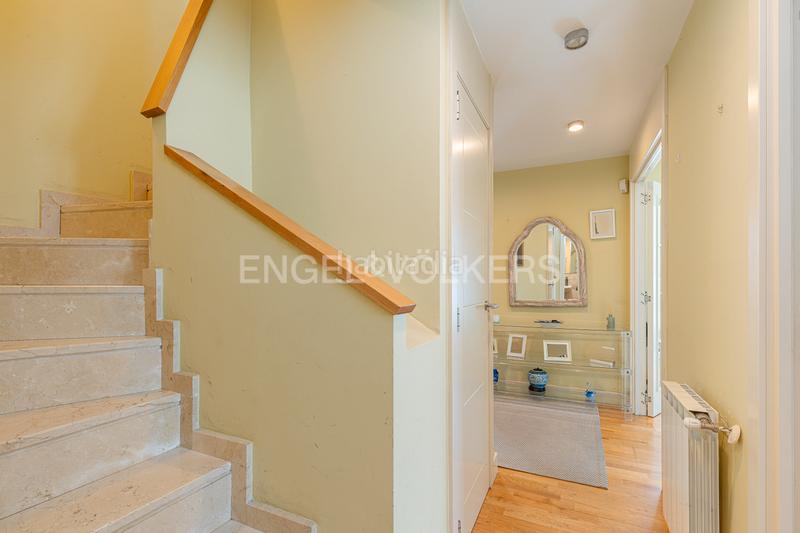 Foto 609a83d5-4f18-49a1-a280-dd14387c614a. Attique avec chauffage parking piscine dans Viñas Viejas Boadilla del Monte