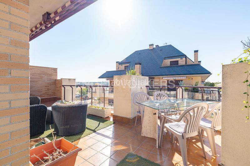 Foto df6d4f29-aa77-4e44-b777-bfddfe9ecb17. Attique avec chauffage parking piscine dans Viñas Viejas Boadilla del Monte