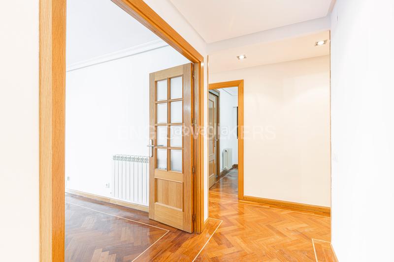 Foto 5cd618ec-b3d6-45f1-8e79-ad31af9c1bfe. Alquiler apartamento exclusivo piso en avenida de europa en Pozuelo de Alarcón