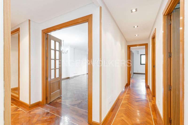 Foto 7b70157e-0b93-4124-90e6-bb731ec220df. Alquiler apartamento exclusivo piso en avenida de europa en Pozuelo de Alarcón