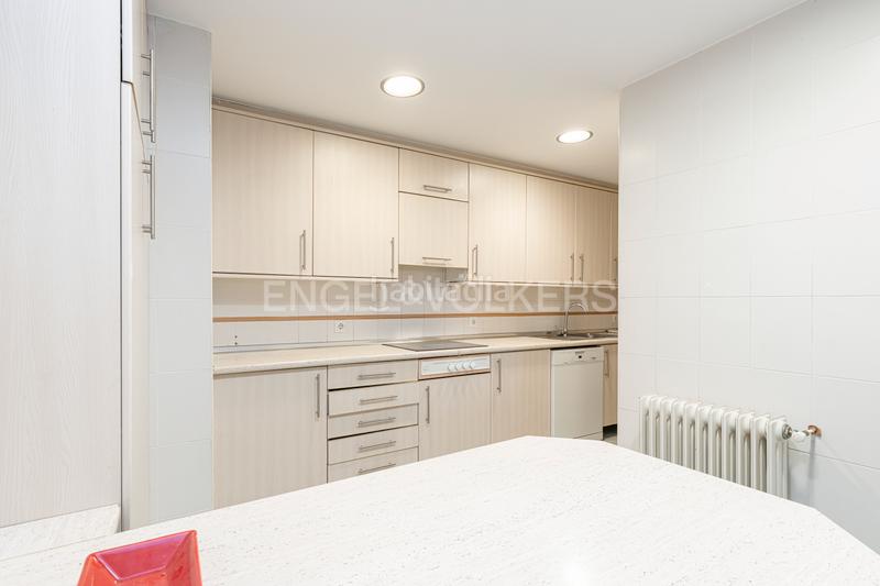 Foto 877c3736-e915-481e-b35e-17707ec3a5ec. Alquiler apartamento exclusivo piso en avenida de europa en Pozuelo de Alarcón