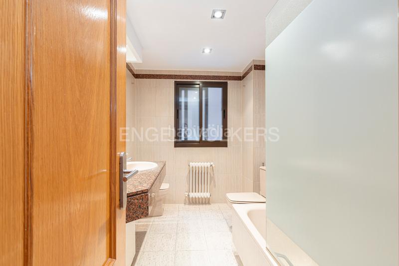 Foto e282d3cf-1d5b-4f1a-a776-97a106f2f6d3. Alquiler apartamento exclusivo piso en avenida de europa en Pozuelo de Alarcón