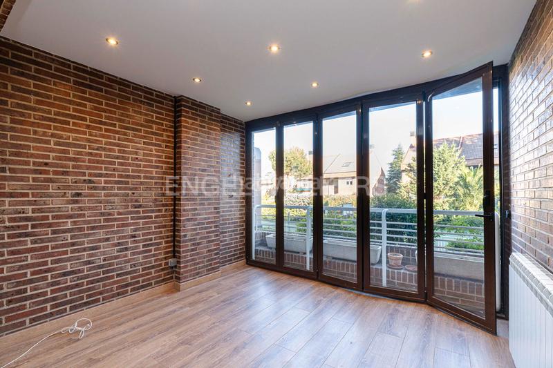 Foto f9b569d5-a6fc-41ae-827f-f5fc3dc68d42. Alquiler apartamento exclusivo piso en avenida de europa en Pozuelo de Alarcón