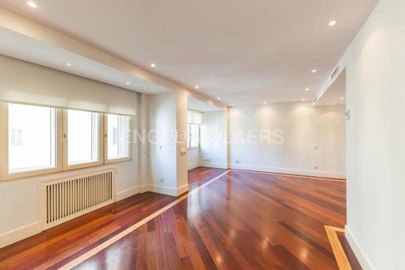 Foto 0d96fdaf-a6a9-4211-93ed-b74a7c6b133a. Miete appartement mit heizung parking in Recoletos Madrid