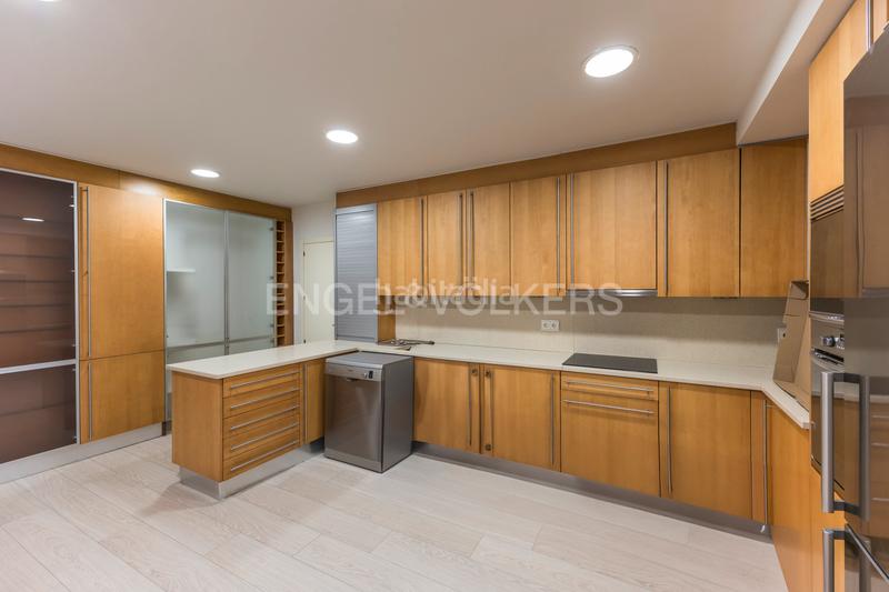 Foto 440460d9-9be9-4198-9e67-c2ef3a0a0b3c. Miete appartement mit heizung parking in Recoletos Madrid