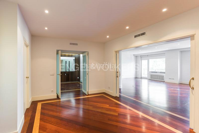 Foto a7ea5514-b27d-4d6a-824b-a7677063a167. Miete appartement mit heizung parking in Recoletos Madrid