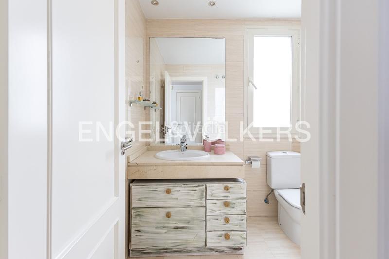 Foto 0e833030-e923-4544-b5db-c3e1886ce69c. Attico con riscaldamento piscina in Rejas Madrid