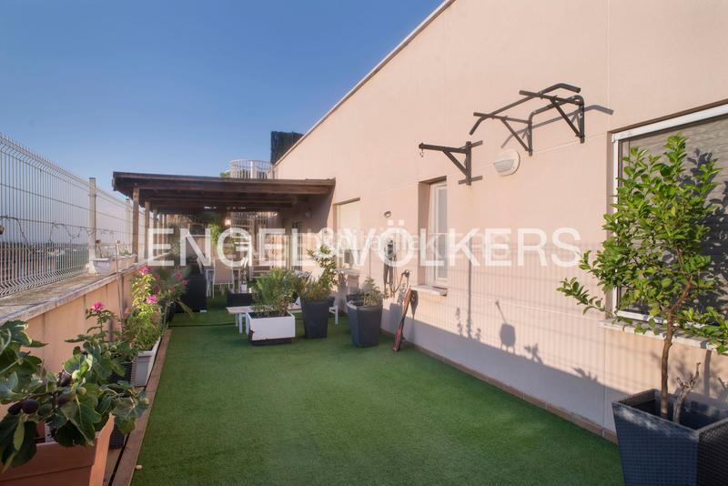 Foto 37e7b965-c5d8-4578-a3ac-5fe649451741. Attico con riscaldamento piscina in Rejas Madrid