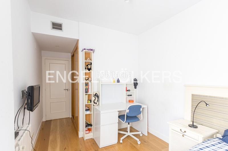 Foto 55bf6d68-8a7a-4971-b67d-d42964bfdc97. Attico con riscaldamento piscina in Rejas Madrid