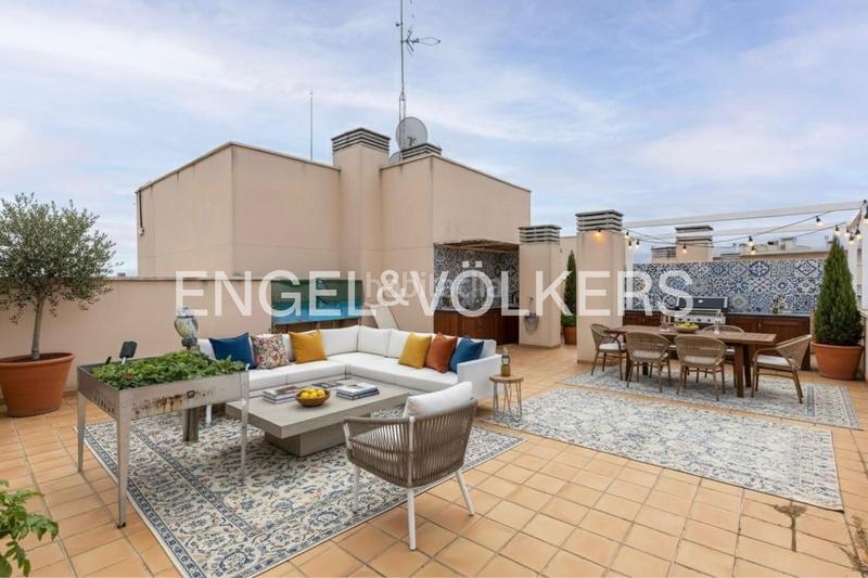 Foto 70e5a6bf-0121-44f2-b74d-6ade3a4a33b0. Attico con riscaldamento piscina in Rejas Madrid