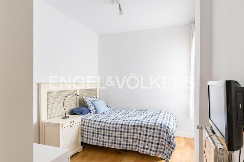 Foto 85cc4ca5-a074-4ec8-bb04-0a1283177037. Attico con riscaldamento piscina in Rejas Madrid